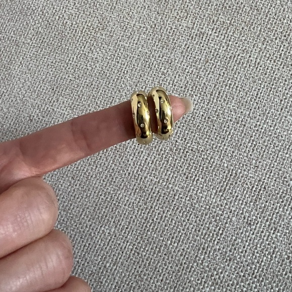 Gorjana Noel Shimmer Hoops (NEW) - Picture 4 of 5